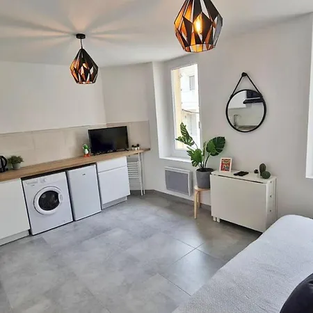 Apartment Maxbnb - Cozy - Climatise - Wifi Fibre - 10 Min A Pied Gare -3- *