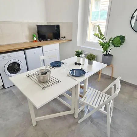 Maxbnb - Climatise - 22m2- Wifi Fibre - 10 Min A Pied Gare - 3 - δδδ *