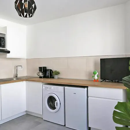 Maxbnb - Climatise - 22m2- Wifi Fibre - 10 Min A Pied Gare - 3 - δδδ *